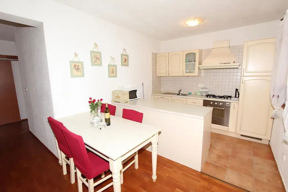 Apartments Leo