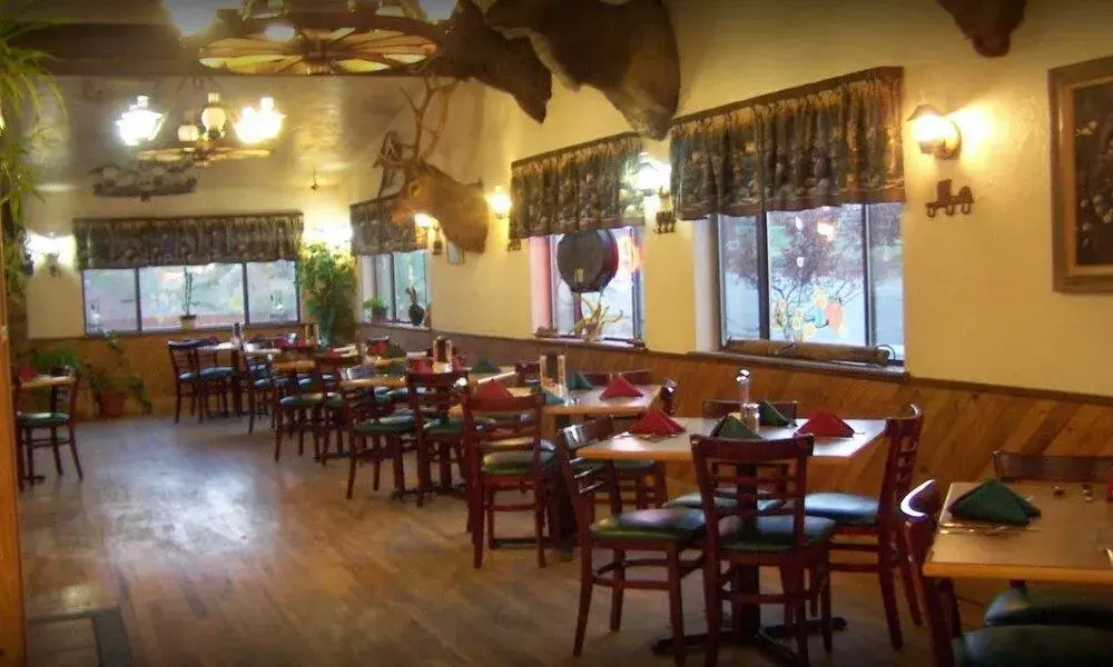 Wagon Wheel Restaurant Bar and Motel