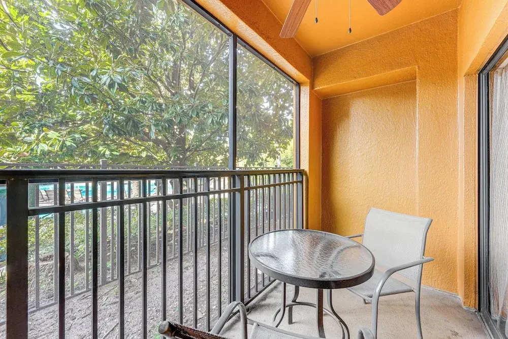 Poolside Bliss & Theme Park Thrills: Orlando Oasis