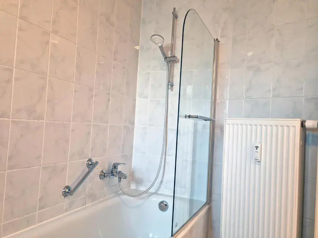 BRISE Business Apartment nahe Leipziger Messe - Porsche - BMW - DHL - WLAN - Parkplatz - business travelers only