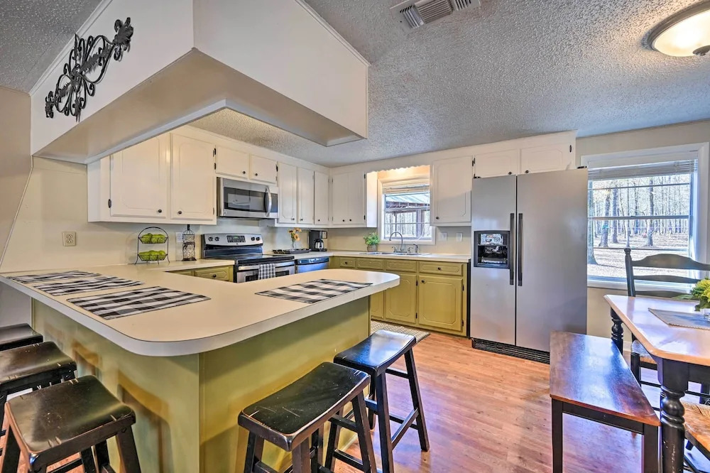 'whispering Oaks' Broken Bow Cottage Near Hiking!
