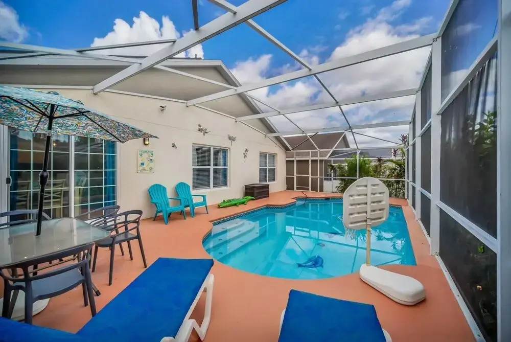 Bright Spacious Retreat With Private Pool Lanai Game Room
