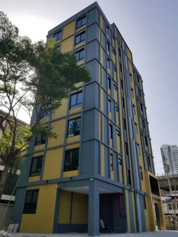 The Riski Hotel at Bangphlat Station SHA