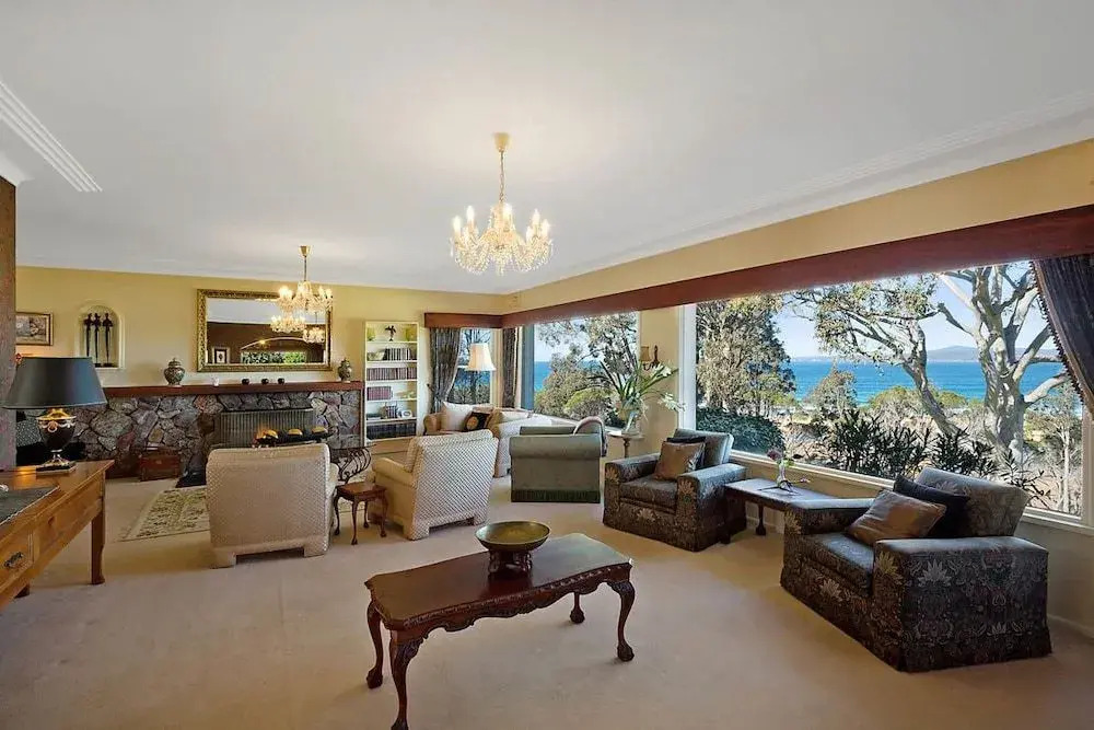 Char-ree-leera Luxury Retreat
