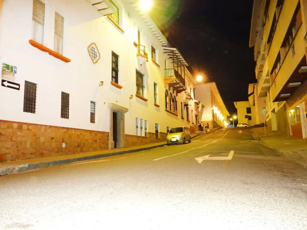 Boulevard del Rio Hotel
