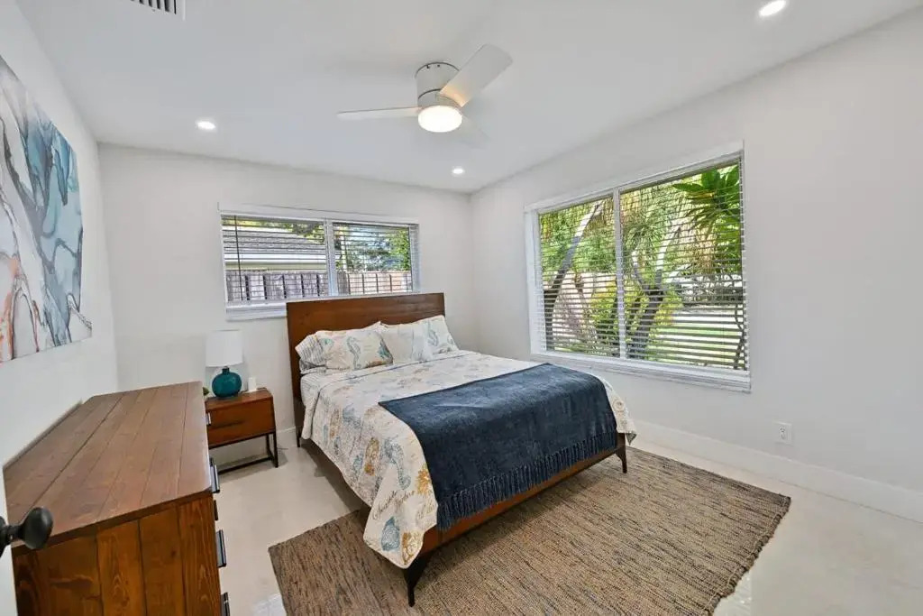 Sail Away Beach Cottage Sleeps 10 Heated Pool