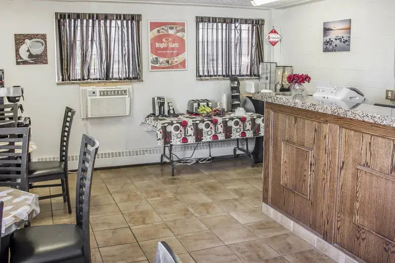 Econo Lodge Edmonton South