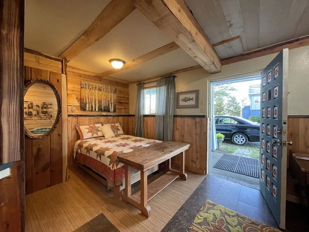 Bayshore RV Park & Guest Suites