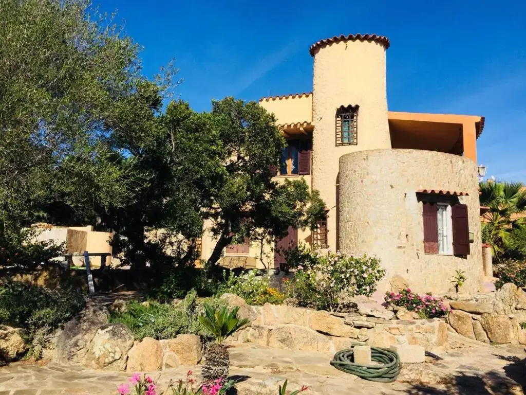 Casa Vacanze a 200 mt spiaggia con 5 camere 2 bagni e 9 posti letto