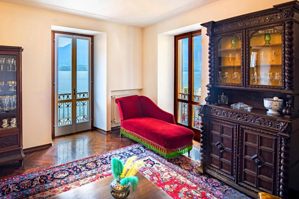 Elegant Central Large House on Lake Como