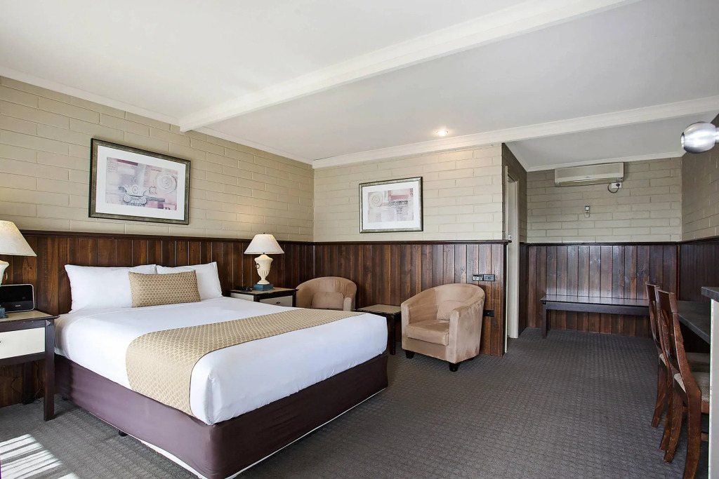 Comfort Inn On Raglan