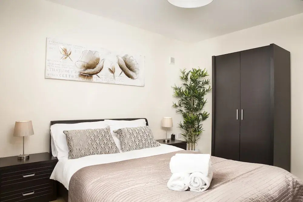 Cheltenham Plaza Apartments