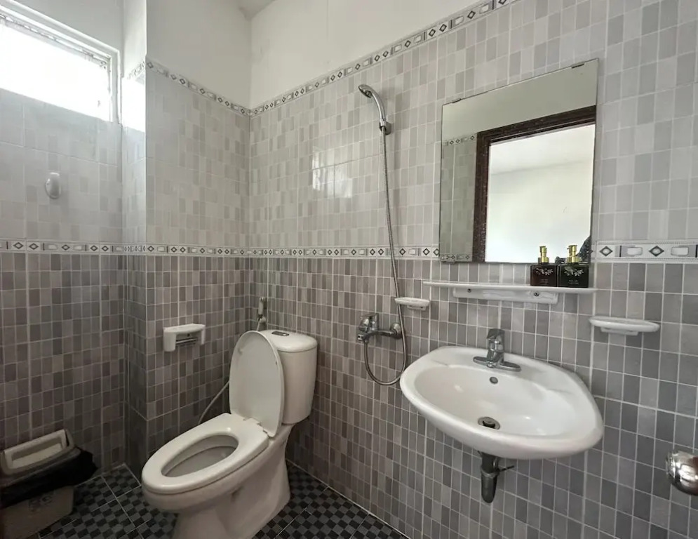 OYO 1215 3 Lu Hotel