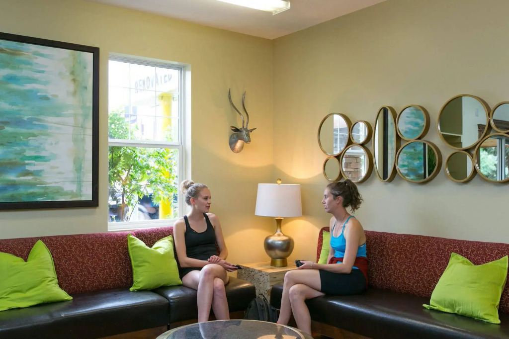 HI Kelowna Hostel
