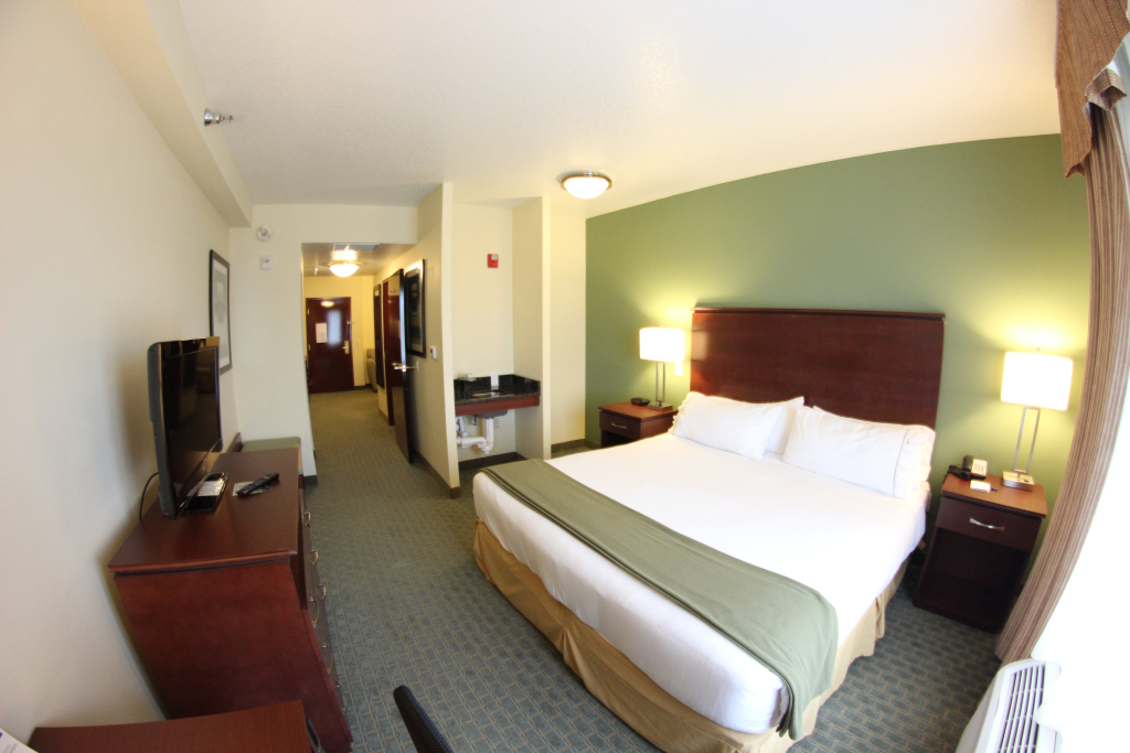 Holiday Inn Express & Suites Cocoa by IHG