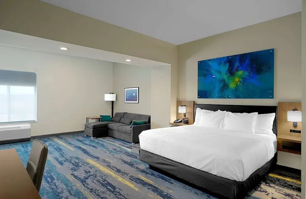 La Quinta Inn & Suites by Wyndham Texas City I 45 Galveston Area