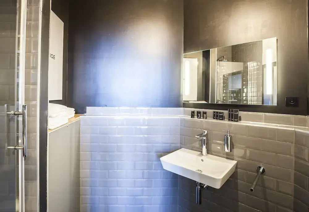 Design Hostel P182