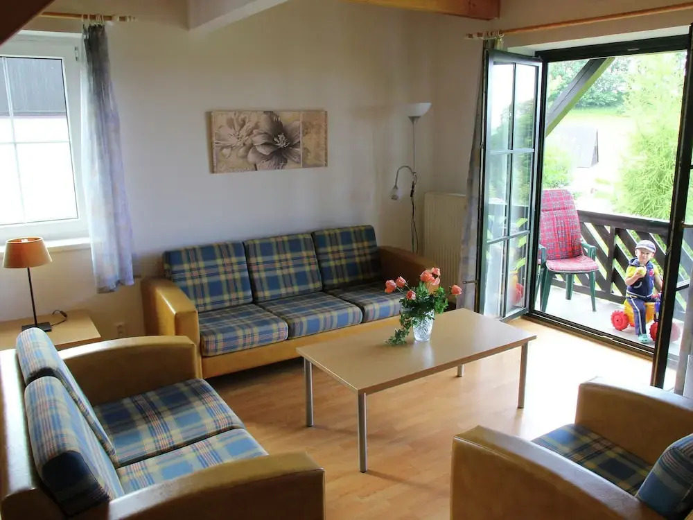 Detached Holiday Home With Veranda Near Cerny Dul