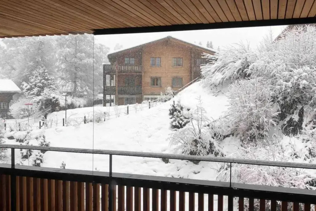 Beautiful Sunny New 1 Bed Apt (2.5Zim). Ski in/out