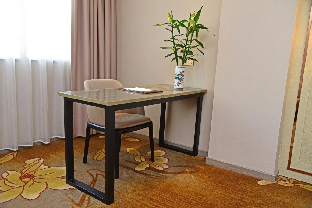 Yuelaideng Hotel