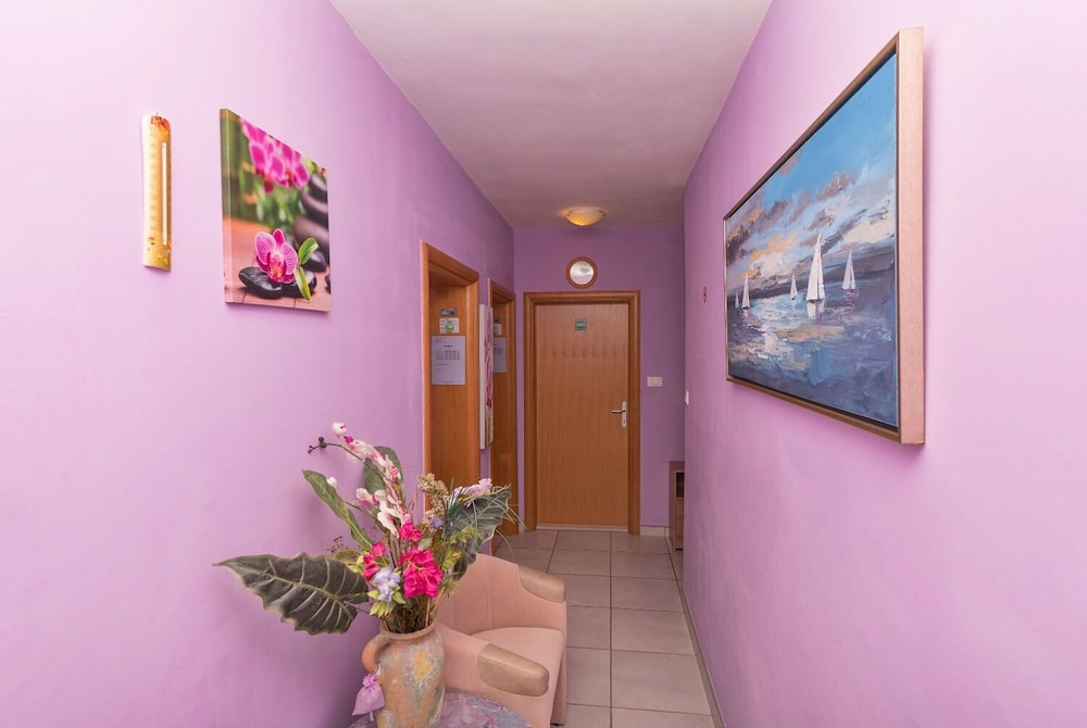 Apartments and Room Goran