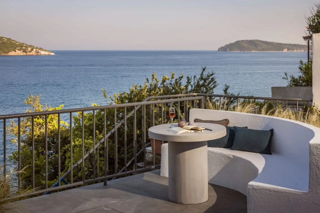 The Rock Suites