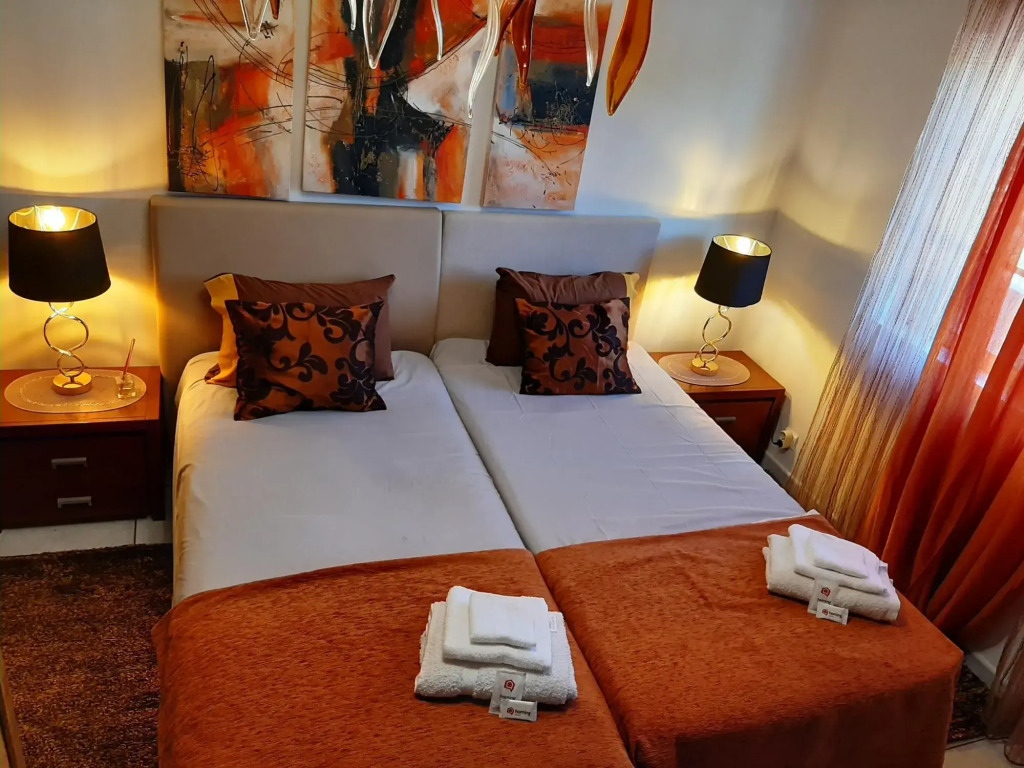 Faro Airport Flat 3 by Homing