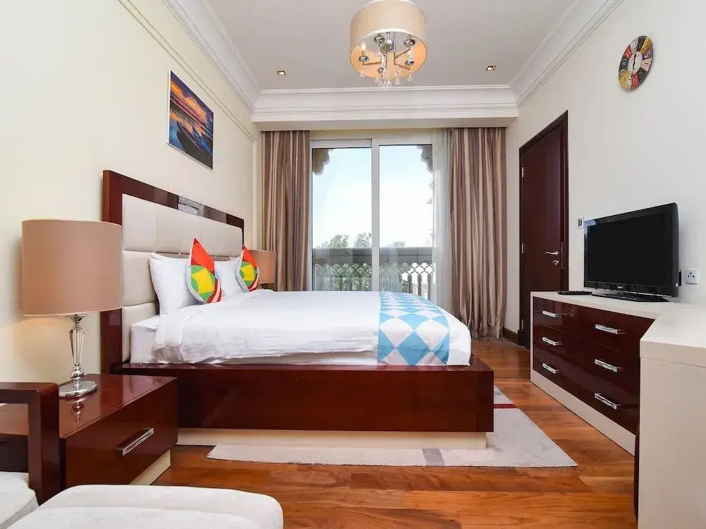 OYO Home 161 Taj Grandeur 1 BHK Apartment Palm