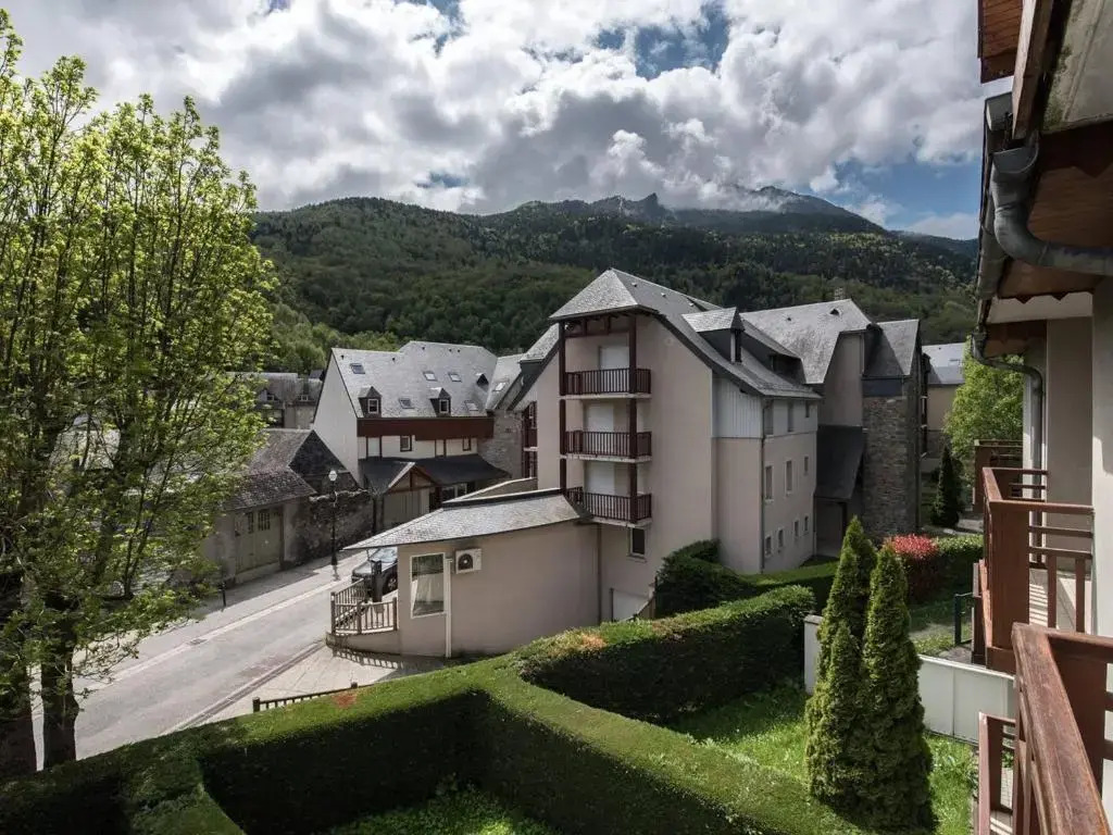 Appartement ensoleillé à Saint-Lary pour 4 personnes avec WIFI - FR-1-296-195