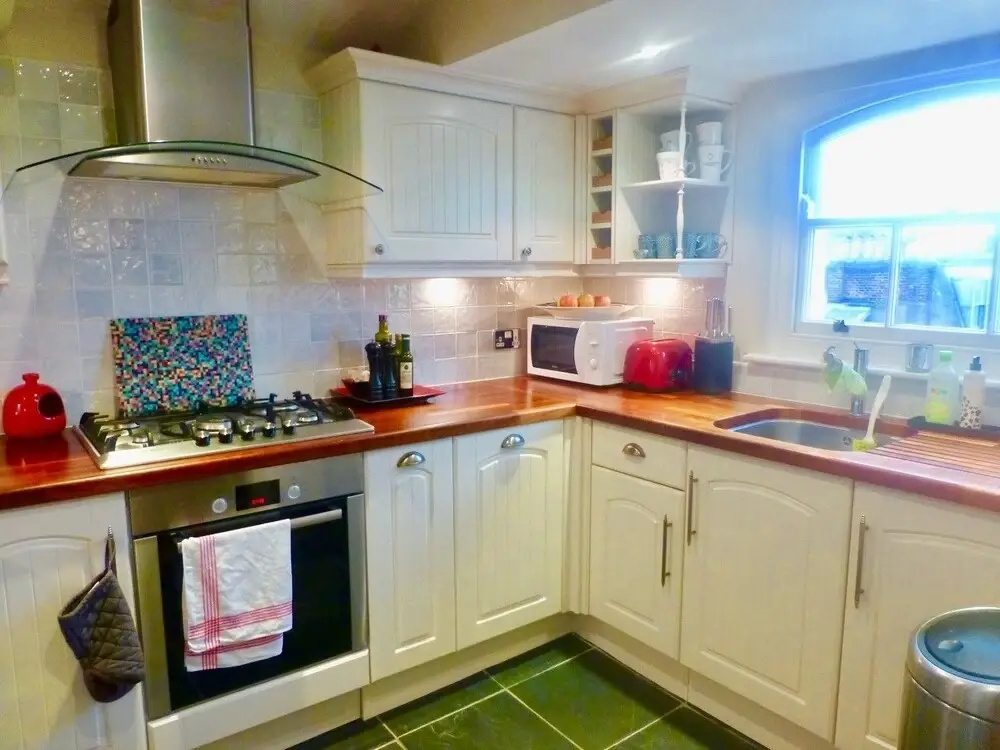 2 Bedroom Apartment in Brighton With sea View Sleeps 3