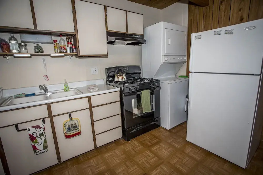 Just Right Cabin - 2 Br cabin by RedAwning