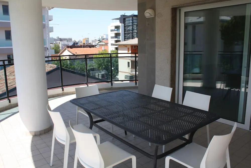 Modern Flat 80 mt From the Beach