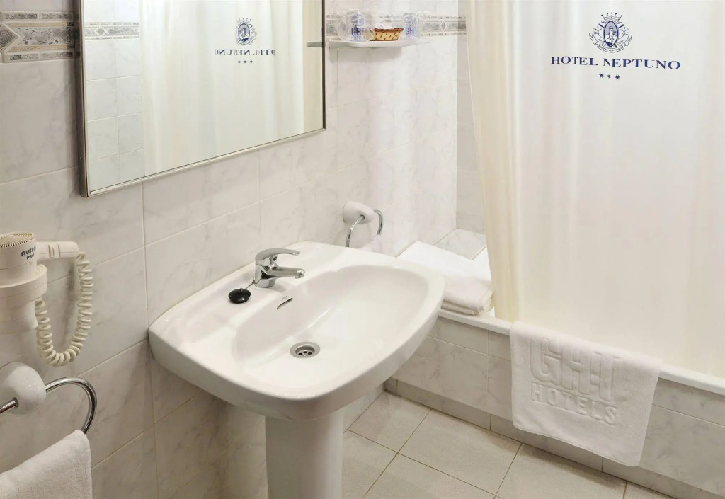 Hotel GHT Neptuno-Tossa & Venus SPA