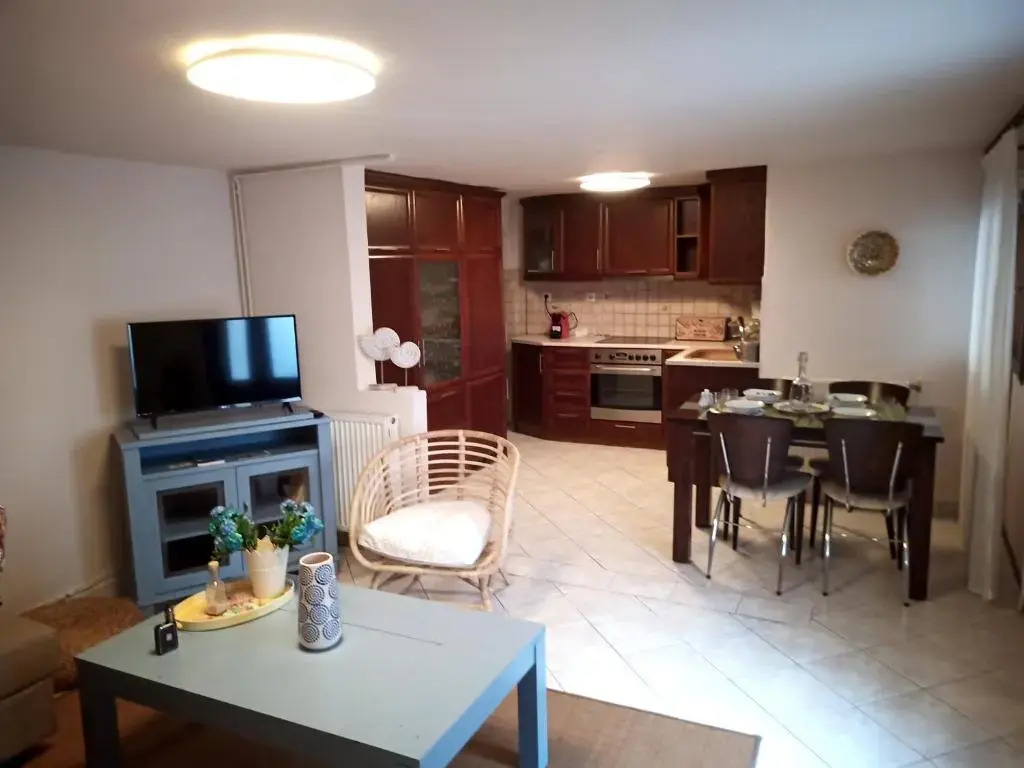Plateia Apartments