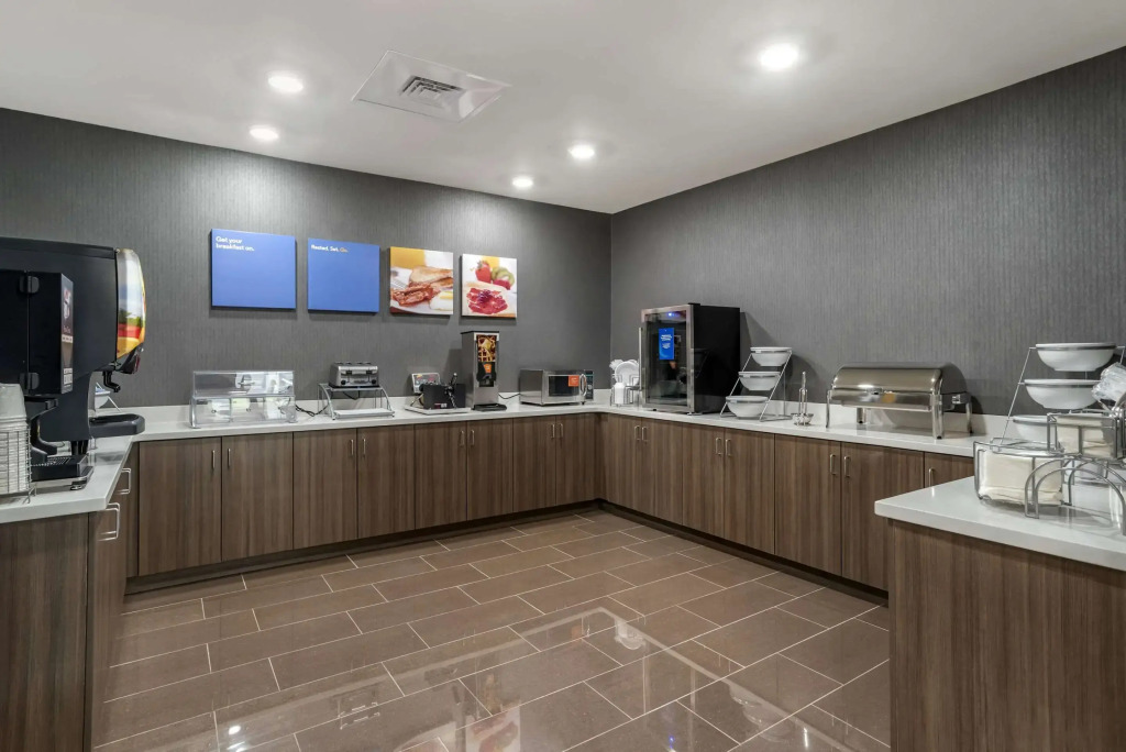Comfort Inn & Suites Downtown near University