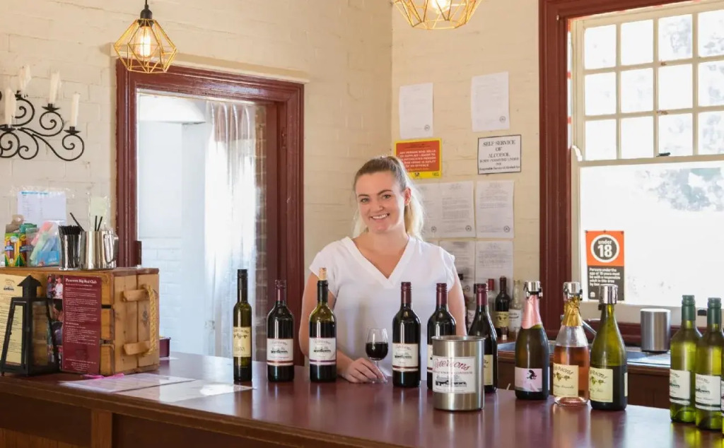 Petersons Armidale Winery and Guesthouse