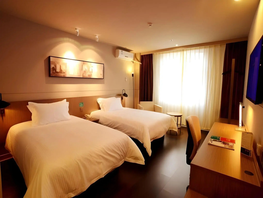 Jinjiang Inn Select (Xi'an Big Wild Goose Pagoda Jiangong Road Yanxingmen Metro Station)
