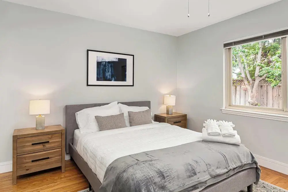 Marbella Lane Impeccable 3BR Delightful Escape
