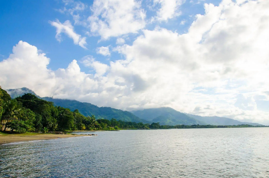 Paraiso Rainforest and Beach Hotel