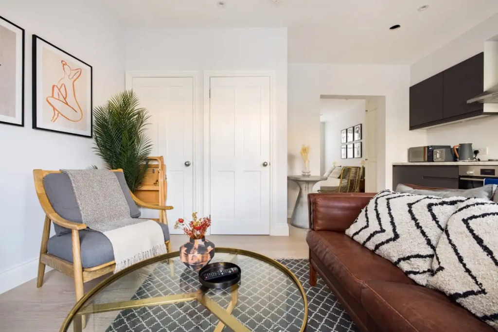The Baron’s Bolthole - Modern & Bright 1BDR  Flat