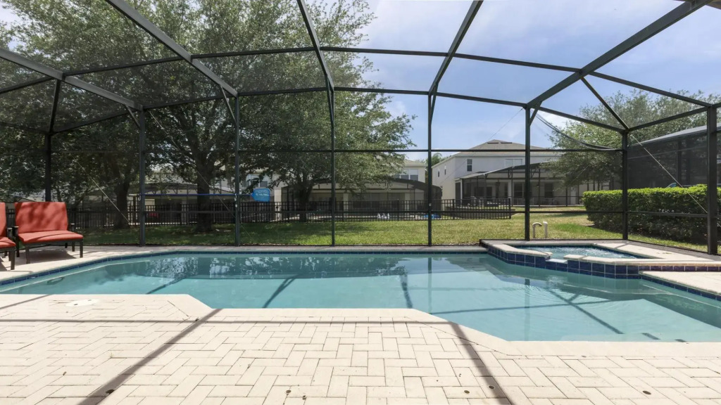 6BR Villa Near Disney w South-facing Pool spa