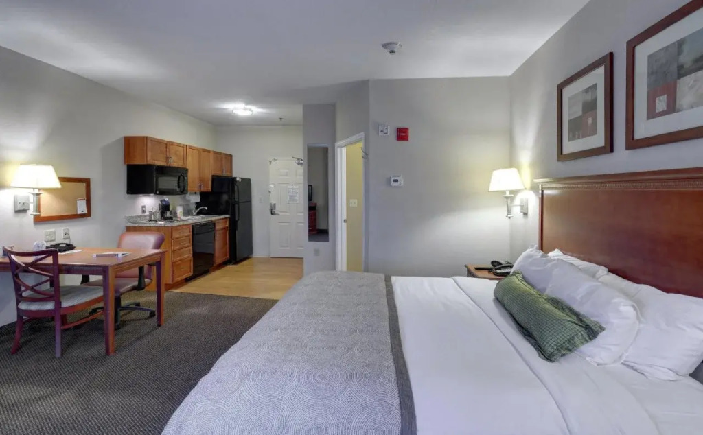 Candlewood Suites Enterprise by IHG