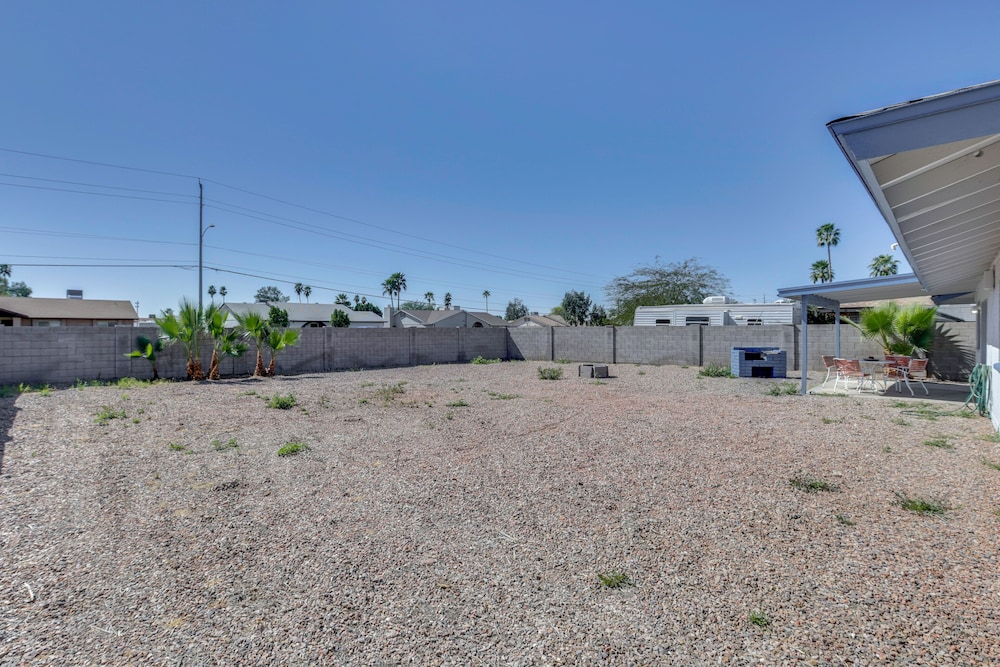 Near Innovation Corridor: Phoenix Home w/ Patio