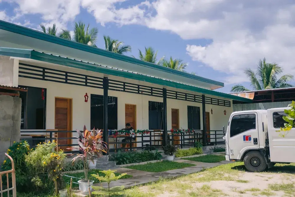 LPuerta Travel Inn