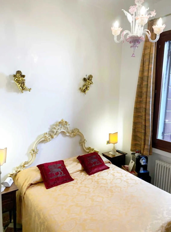 Luxury Venetian Rooms