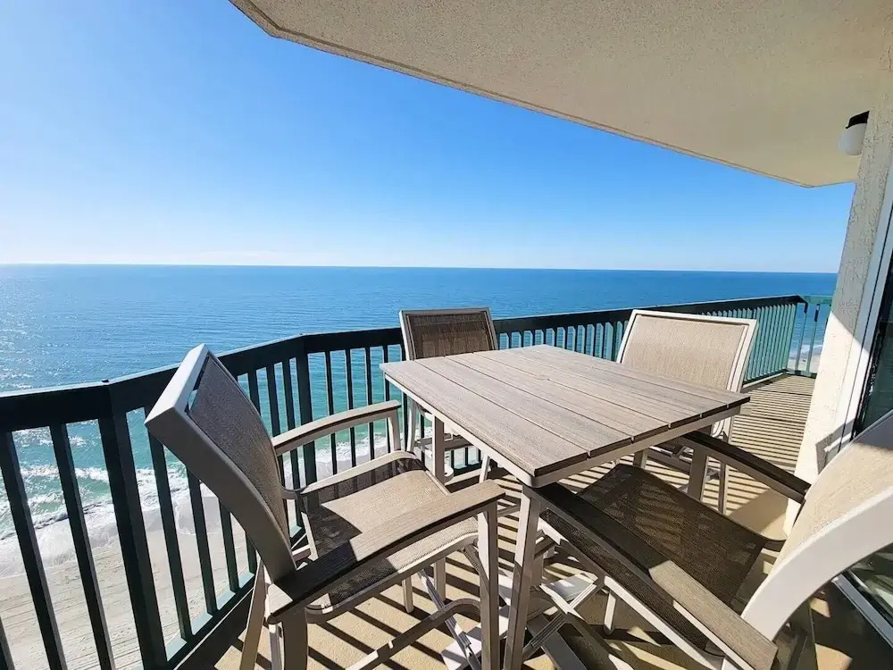 Ashworth 1801 4 Bedroom Condo by RedAwning, North Myrtle Beach