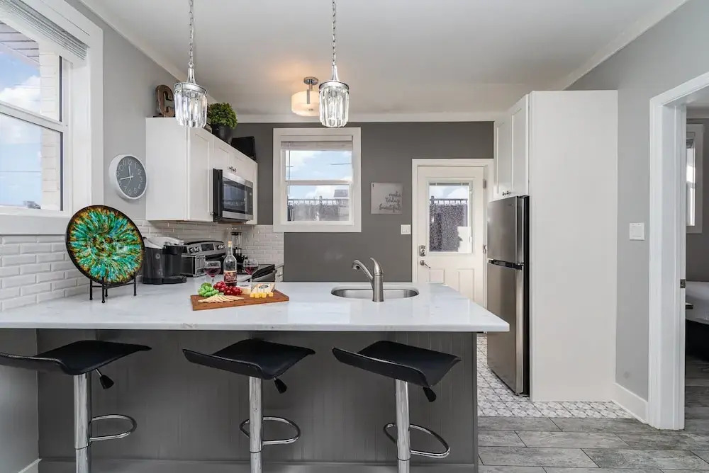 Opulent Pearl - Private Patio - Mins to Broadway