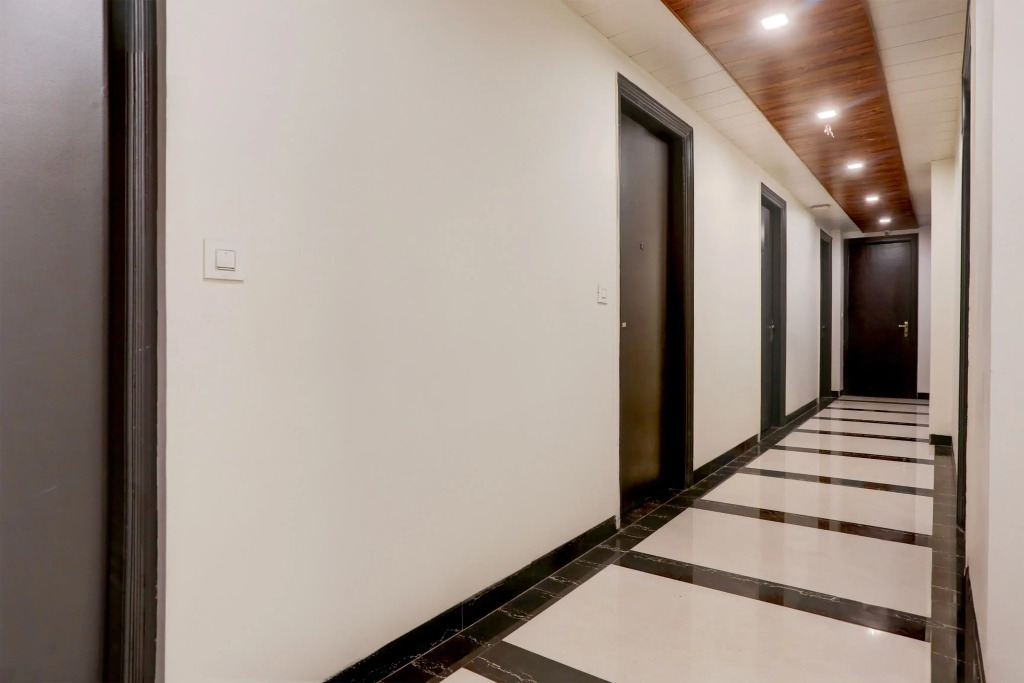 Townhouse Rohini Sector 18 Formerly Relic Stay