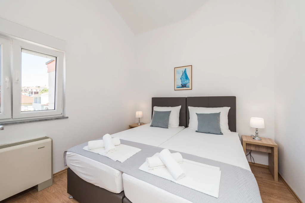 Apartment Rafaela 220m from the beach