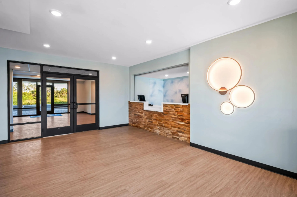 Echo Suites Extended Stay By Wyndham Naples